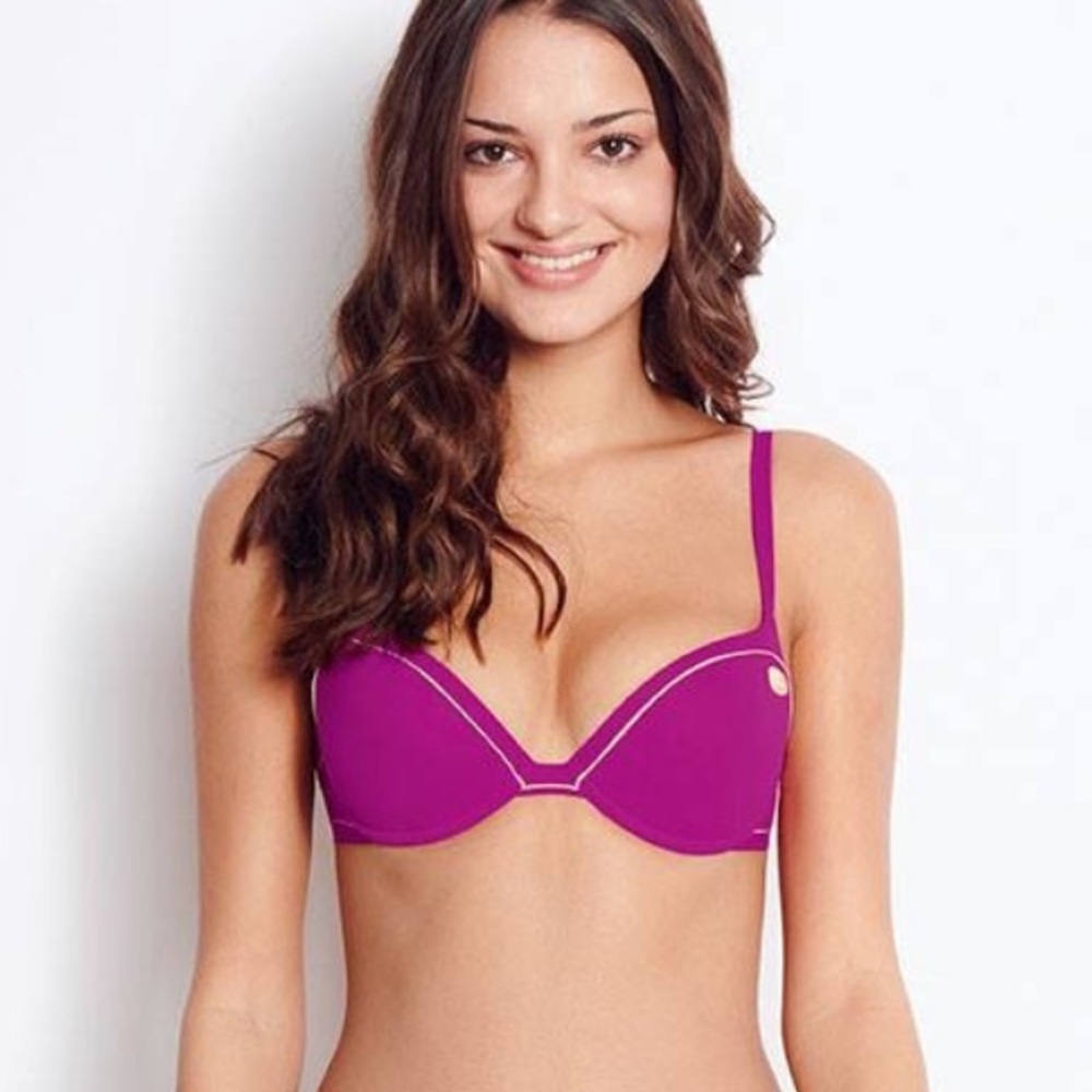 Like New Huit 8 bikini top size 32D